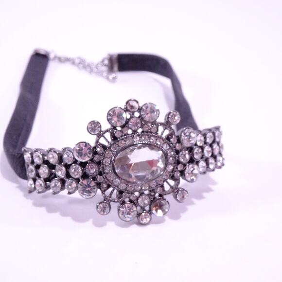 Anthropologie Women's Vegan Leather Crystal Glamour Choker Necklace NWOT 89 - Picture 3 of 5